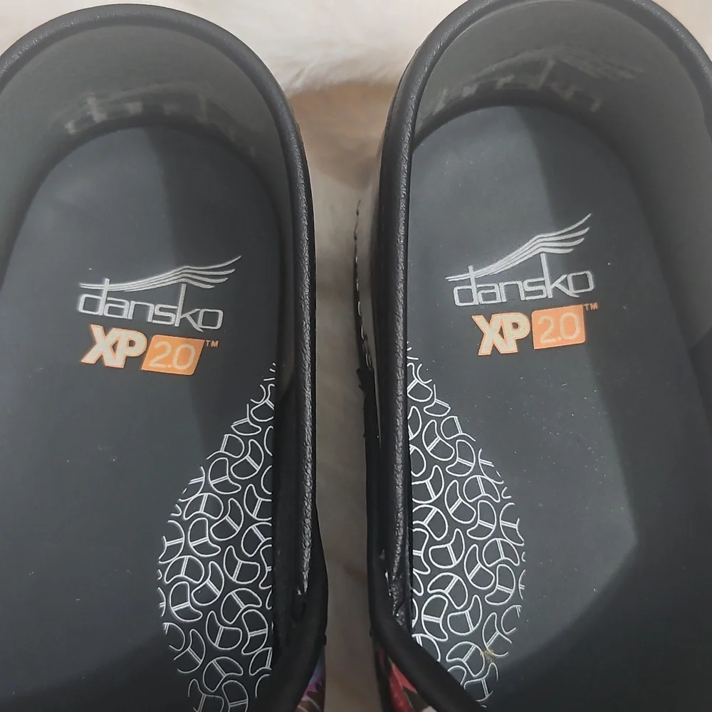 Dansko Professional Tropical Garden Patent Leather Clogs | XP 2.0 | EU 39 - Picture 4 of 9